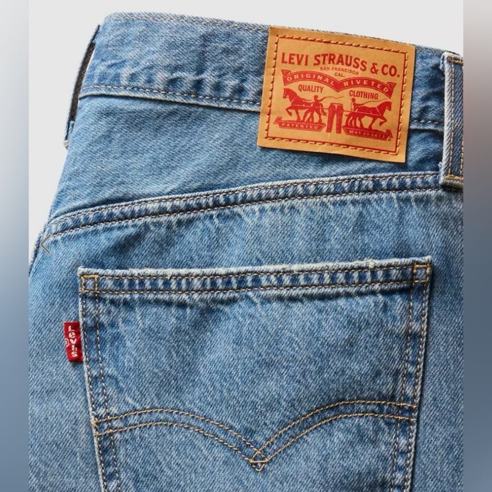 NWT - Levi’s - LOW PRO LIGHTWEIGHT WOMEN'S
JEANS - Size 32 - Picture 7 of 14